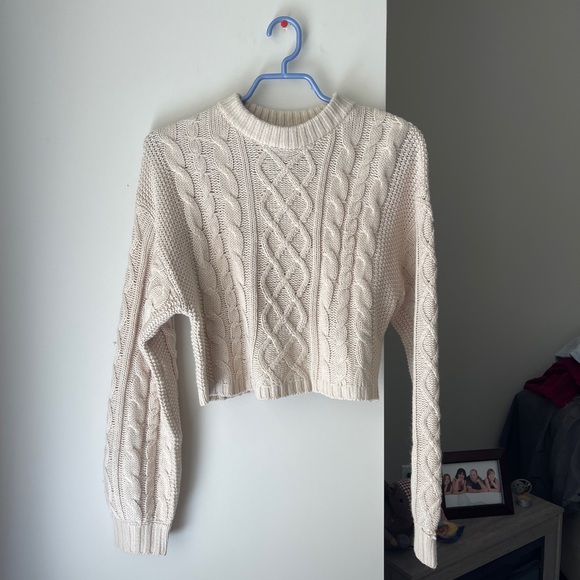 H&M Cable Knit Cropped Cream Sweater Small - Picture 1 of 3